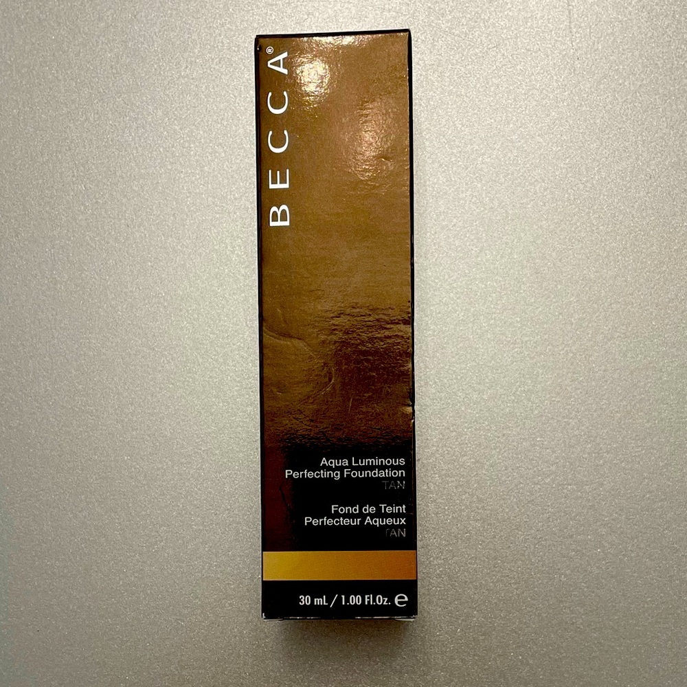 BECCA Aqua Luminous Perfecting Foundation